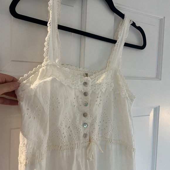 Spell White Lace Maxi Dress - Picture 4 of 8